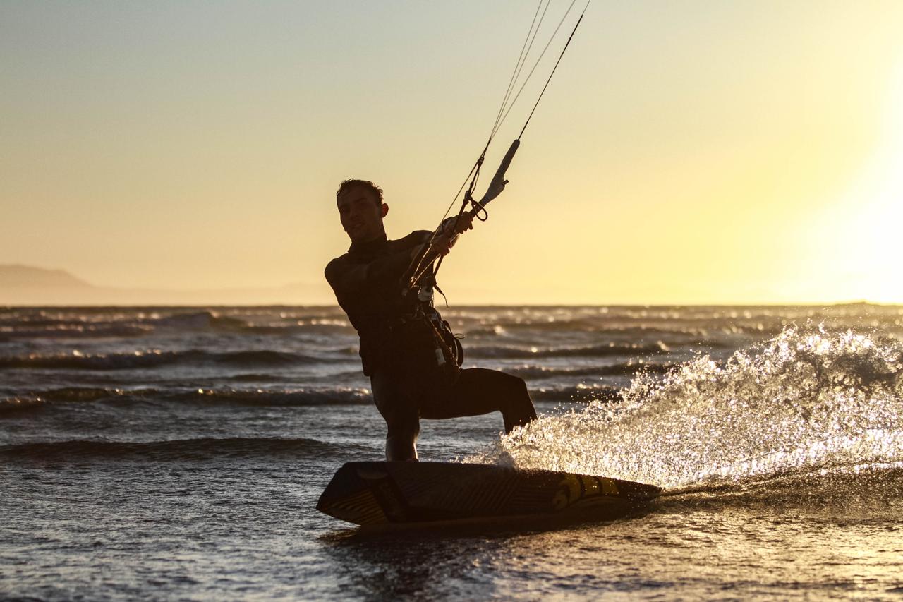 Sunset kiting at Strand